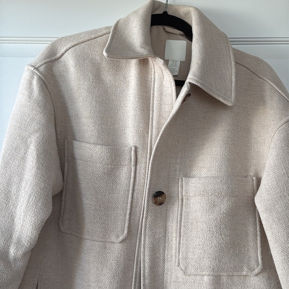 H&M oversized textured shacket - size XS but definitely oversized - gently used - Picture 4 of 5
